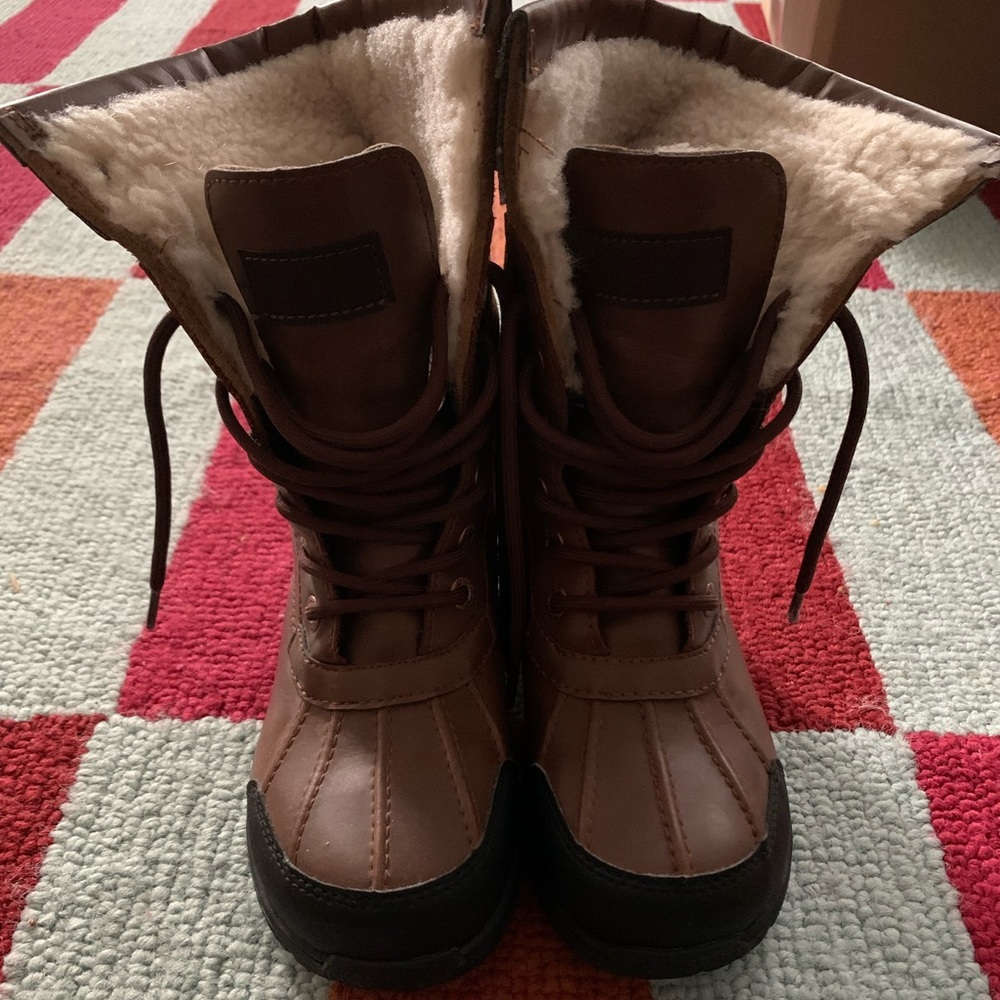 Gently used ugg boots winter boots